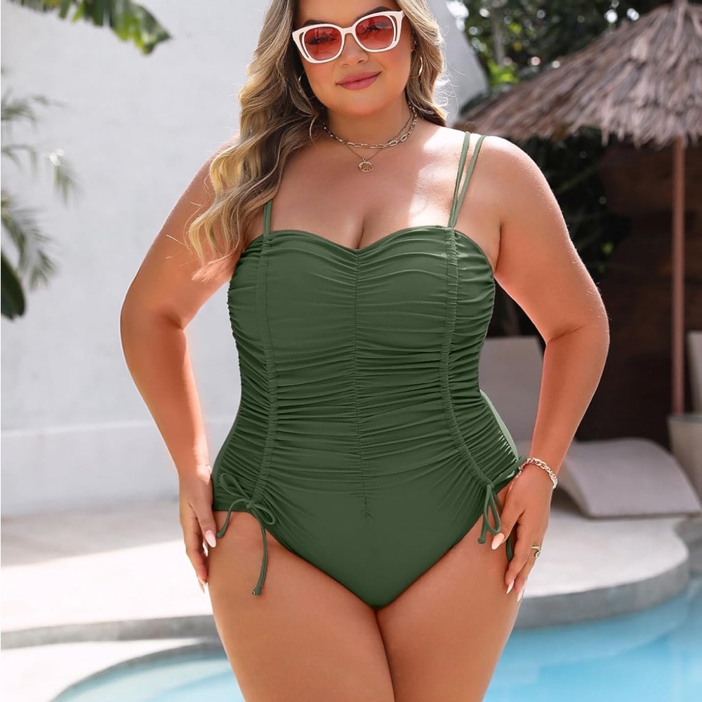 Chic Green One-Piece Swimsuit with Ruching